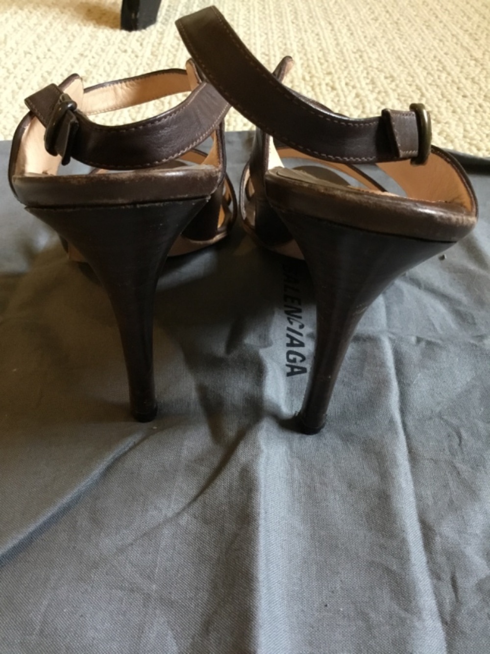 Manolo Blahnik brown leather slingback sandals - Picture 8 of 12